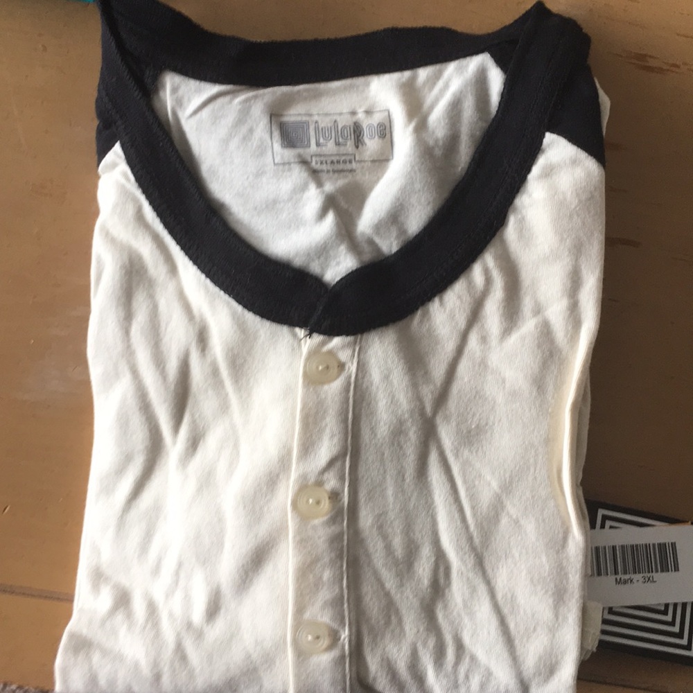 3xl lularoe Mark off white w/ black raglan sleeves